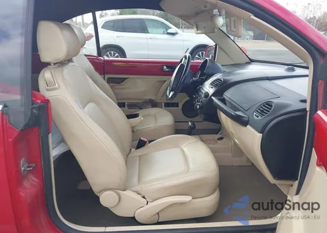 2009 Volkswagen New Beetle 2.5L from USA, damaged, VIN 3VWRF31Y19M406534